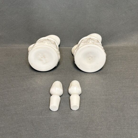 Vintage Cruets W/Stoppers Westmorland Milk Glass Paneled Grapes Oil & Vinegar - Picture 6 of 10